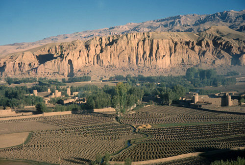 Afghanistan, Bamiyan, panorama and statue of Buddha in rock face